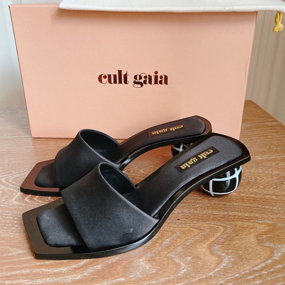 Tao Grid Sandal -Cult Gaia size 36.5 (6.5 US) - Picture 5 of 10